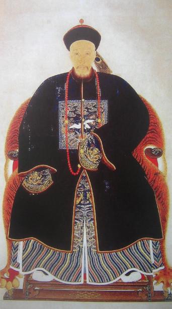 补褂的不同搭配: 朝服: 吉服: 清代补子按照文武官品级排列如下: 文官