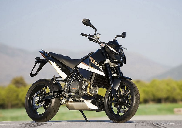 川崎,宝马,本田,雅马哈,铃木,杜卡迪, aprilia,奥古斯塔…这些品牌都