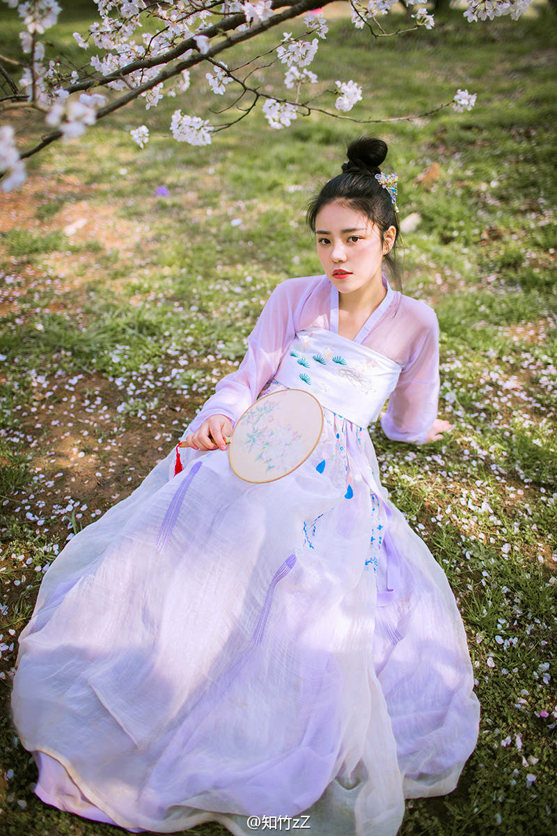 为什么看到新闻里中国人穿汉服等,没有日本和