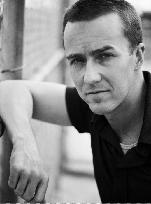 死侍这样全程蒙面的超级英雄为什么要找ryanreynolds这样的大帅哥来演