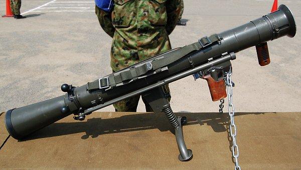 1990年代,日本从德国引进"铁拳-3"火箭筒(panzerfaust 3),定型为"110