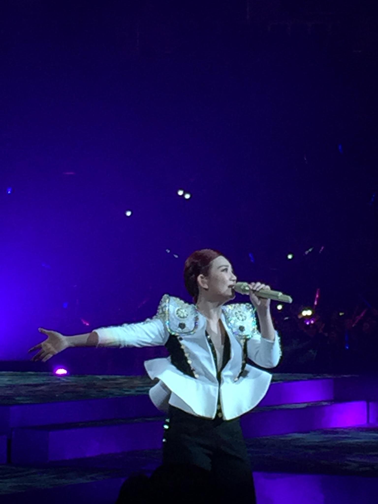 你有一个人去看演唱会的经历吗? - 寄望的回答