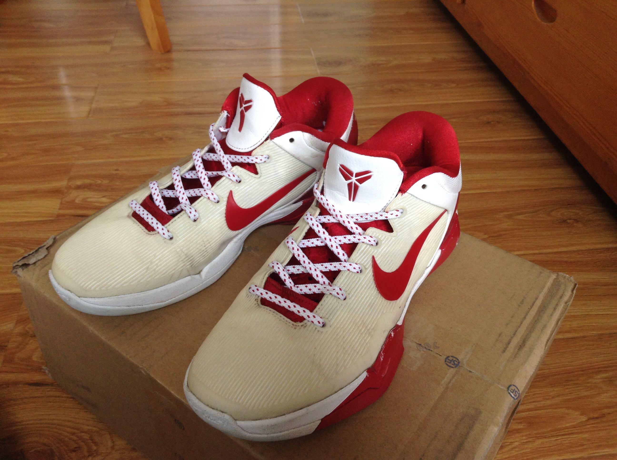 请问这款科比7是什么配色?