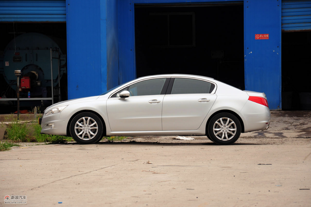 车后窗玻璃为什么分划成两部分? - 忘了就好的