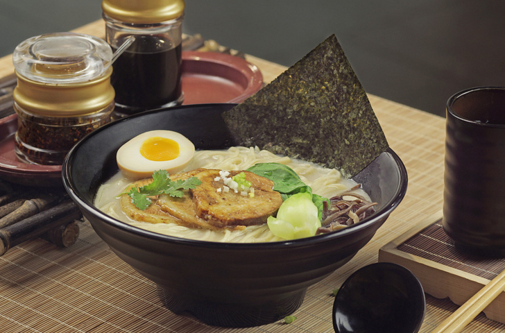 正宗的秘制日式豚骨拉面