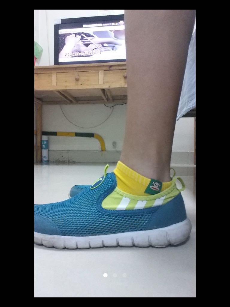 17岁<em>男生能穿</em>这种黄颜色的袜子吗?夏天配中裤