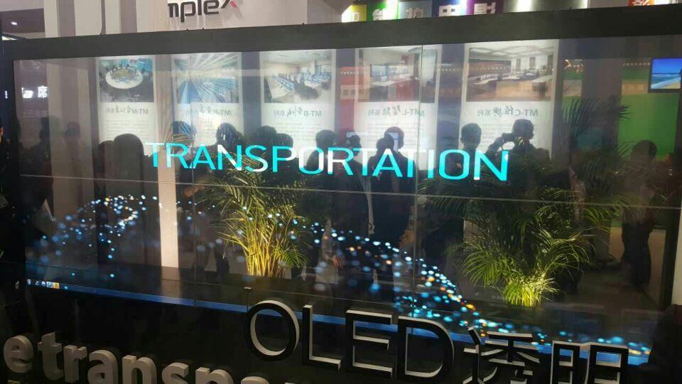 美剧中常见的透明玻璃黑板有什么优势?