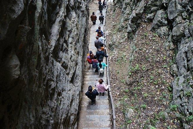 女孩子,25岁,一个人准备去湖南玩几天,主要是去