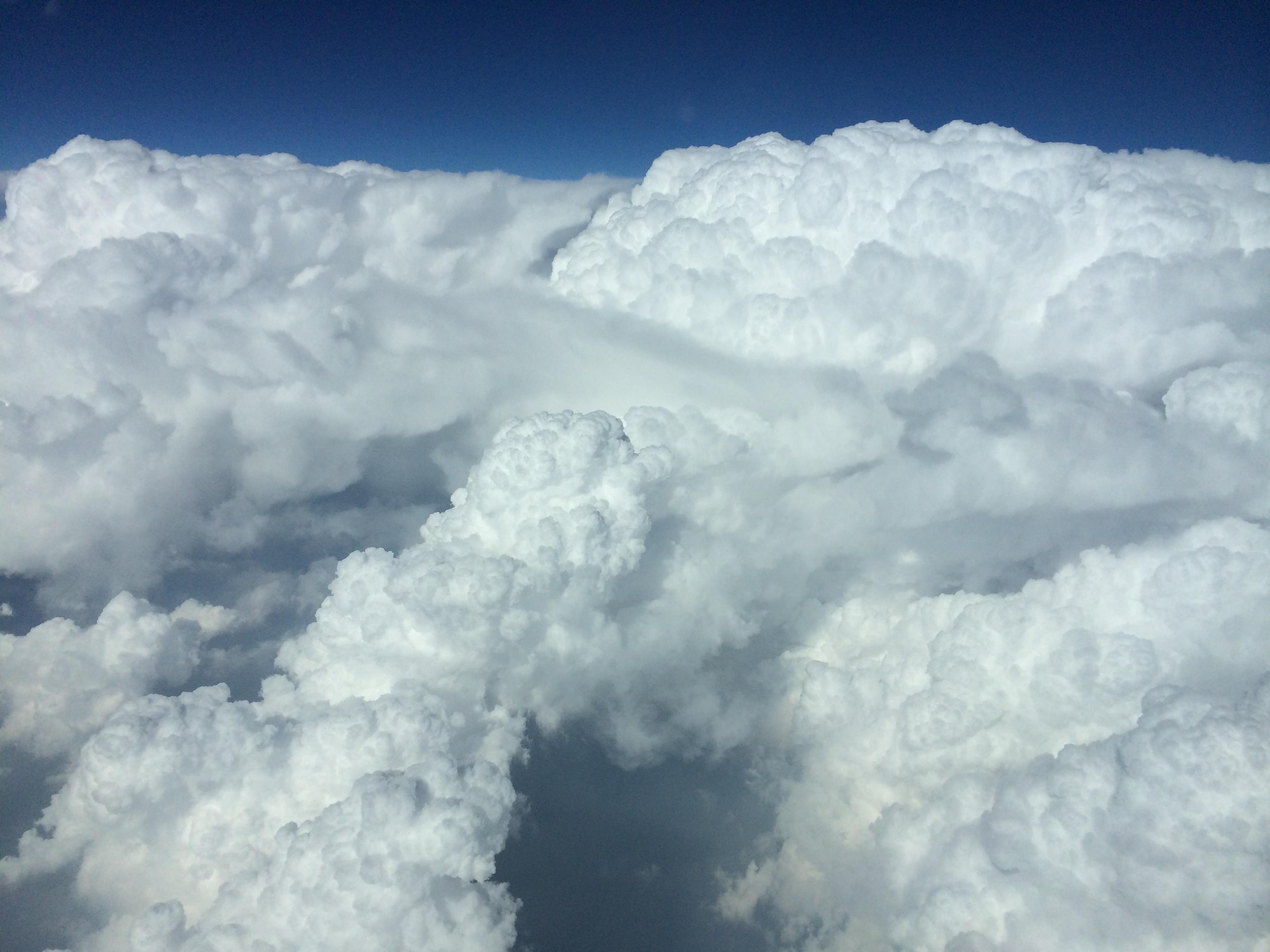 飞行员视野中看到的云是怎样的?