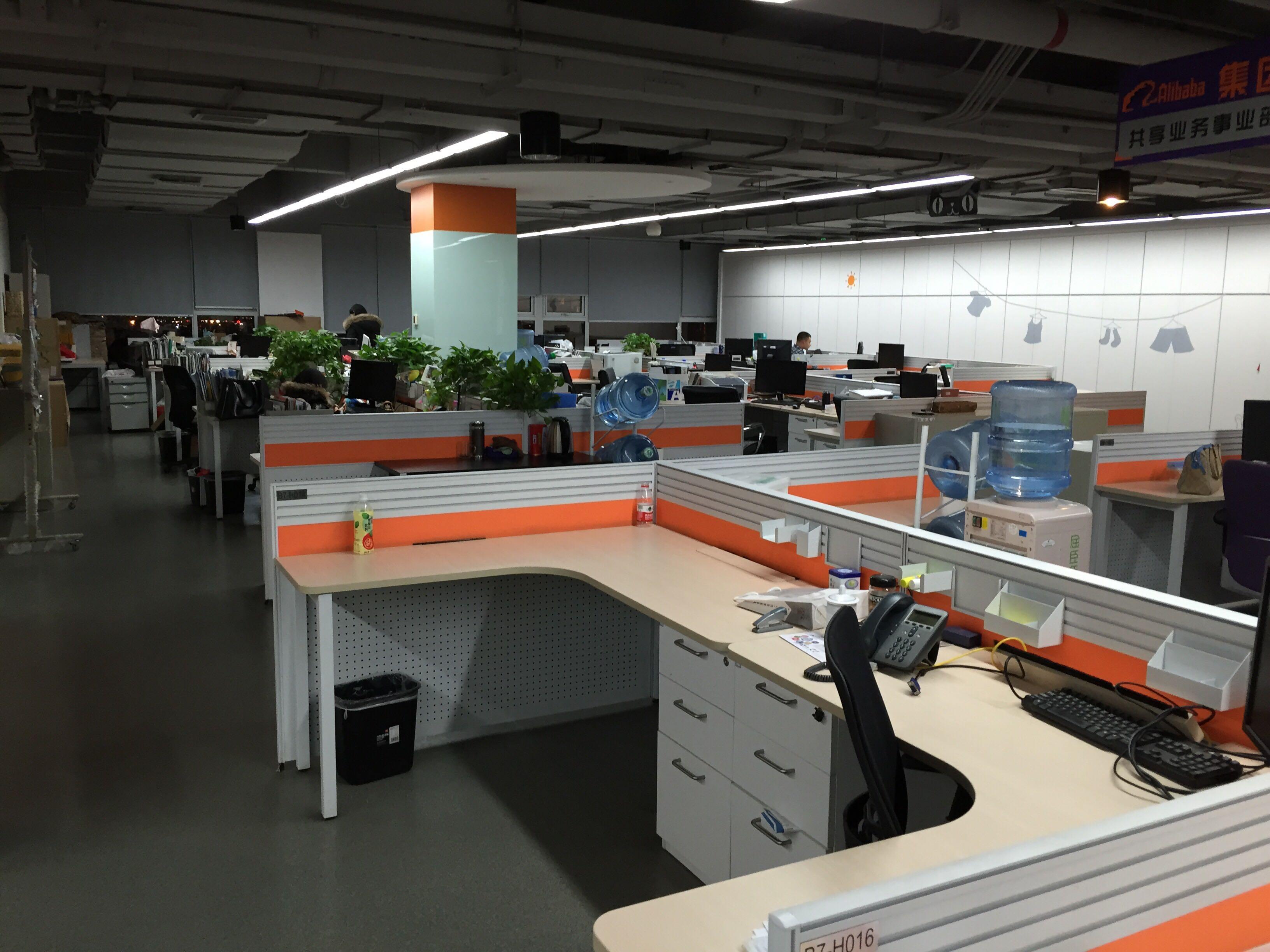 很想知道在大型互联网公司办公室工作环境是怎样的