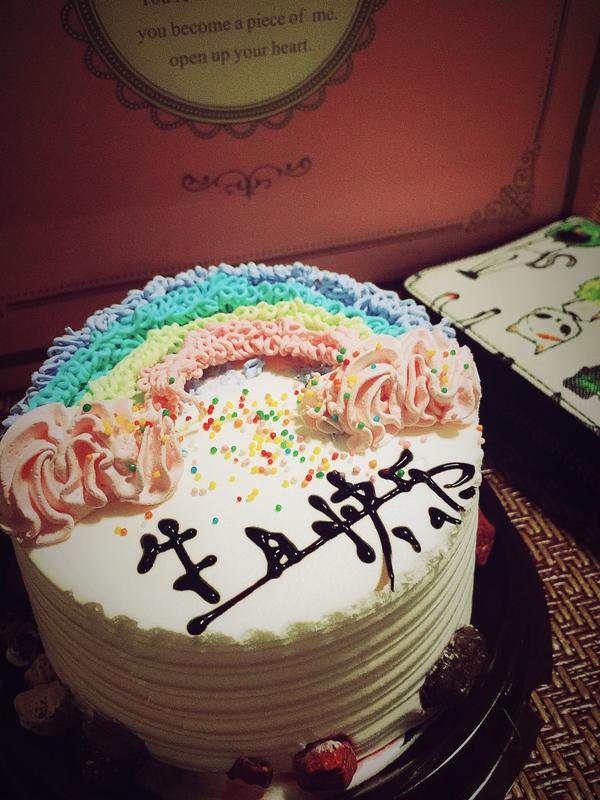 嘻嘻 其实这是一只超小的蛋糕