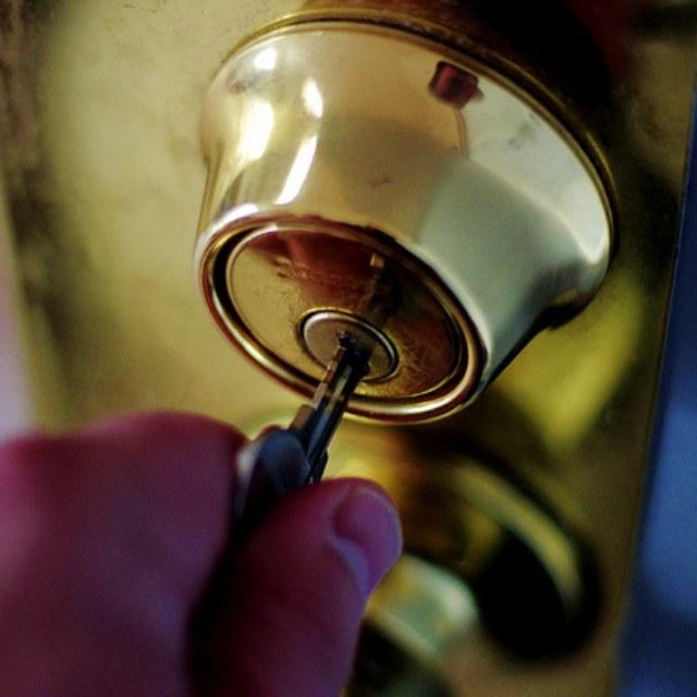 看起来酷炫的机械手,其实拧钥匙都会非常浮夸