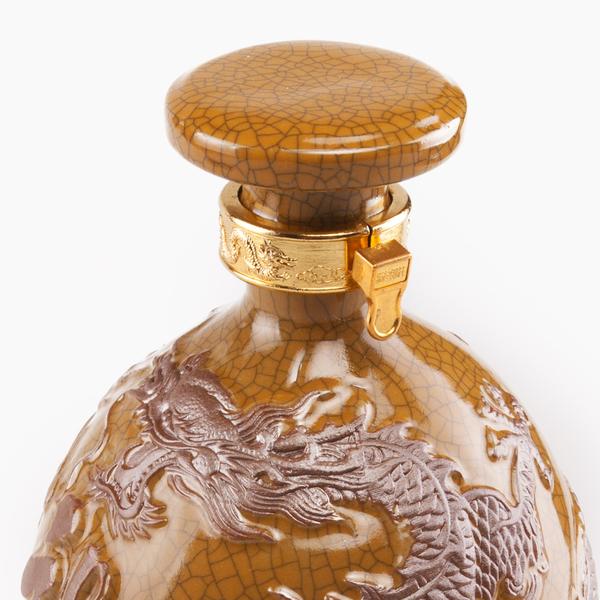 最近在网上乱逛淘到的一个龙蛋酒,霸气的雕工啊啊啊.