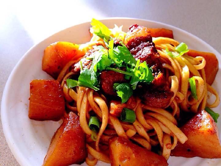 红烧肉拌面