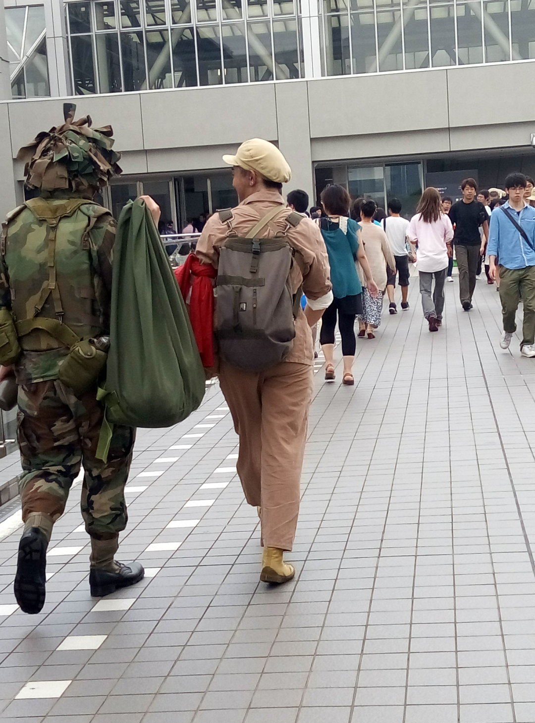 如何看待日本人cos中国人民解放军