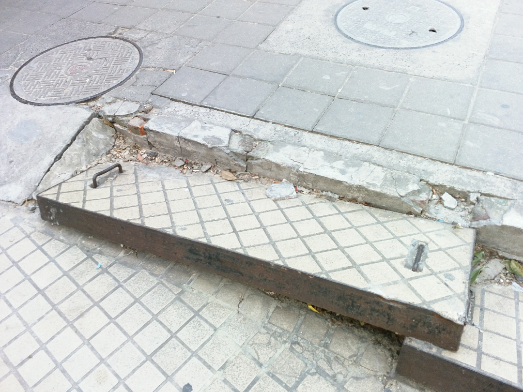 你见过最丑的设计是什么? - 起劲儿捏狗脸的回