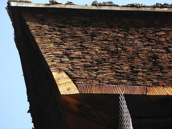 你会发现,这个时候那个椽也就是垂木已经不是主要支撑房顶的结构了