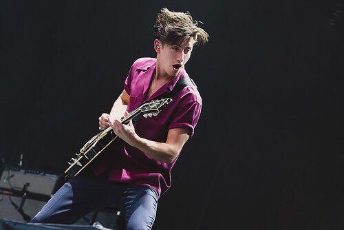 有哪些高颜值的摇滚乐手?