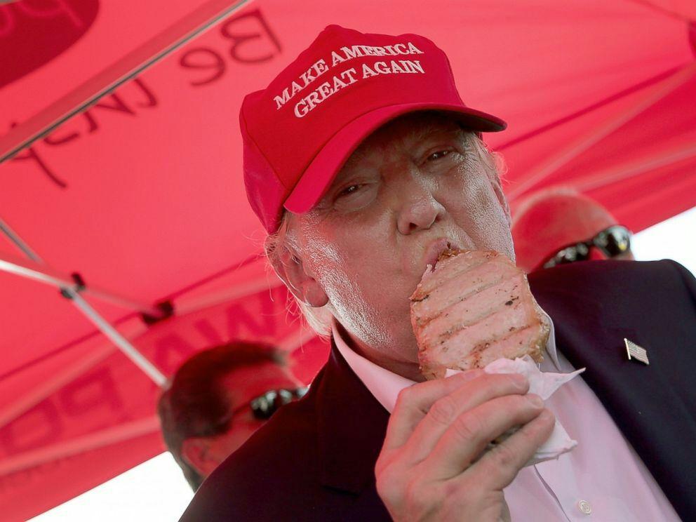 如何评价川普专机上刀叉吃肯德基