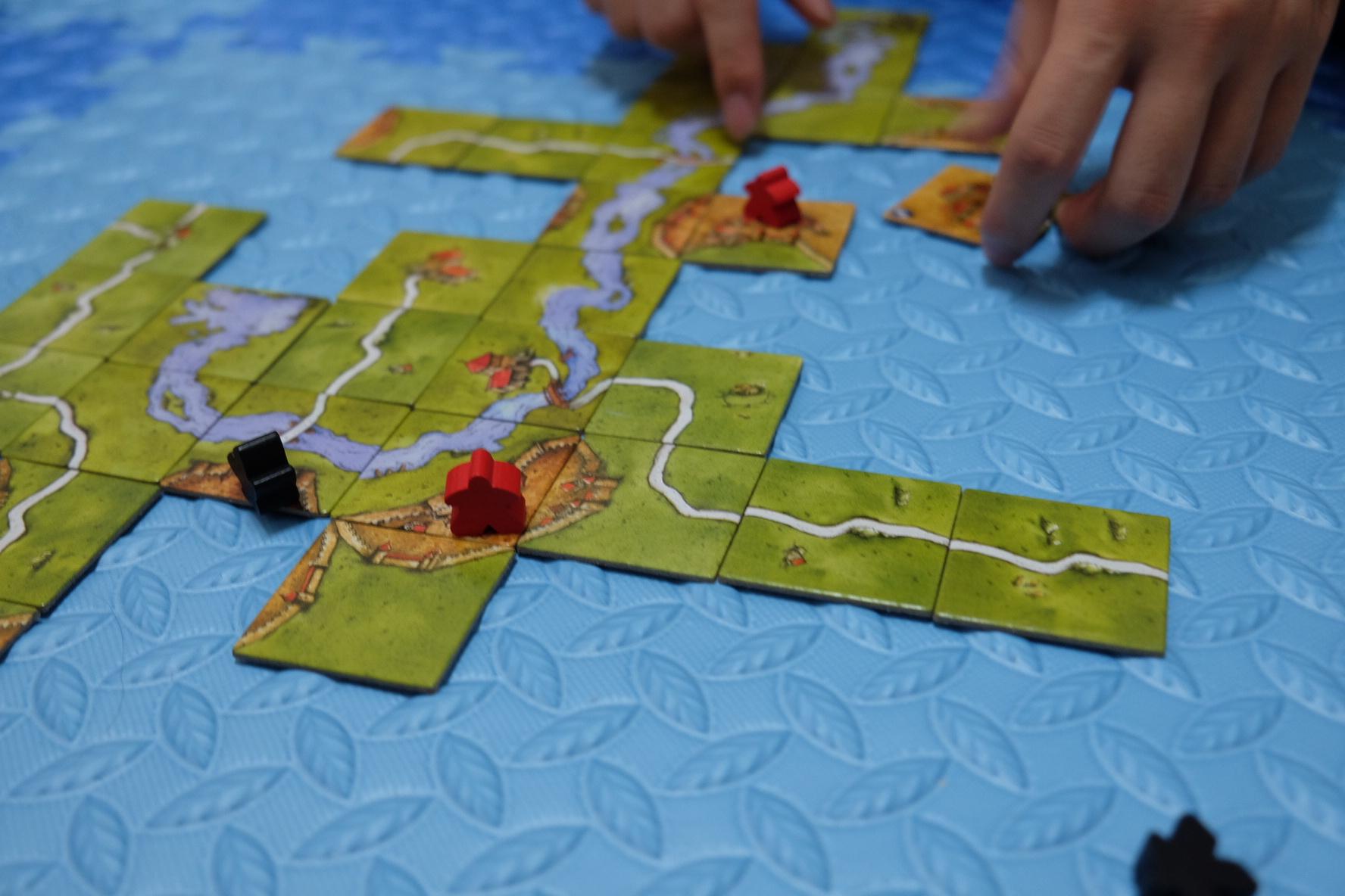 有哪些适合情侣两个人一起玩的桌游? - 墨鱼bl