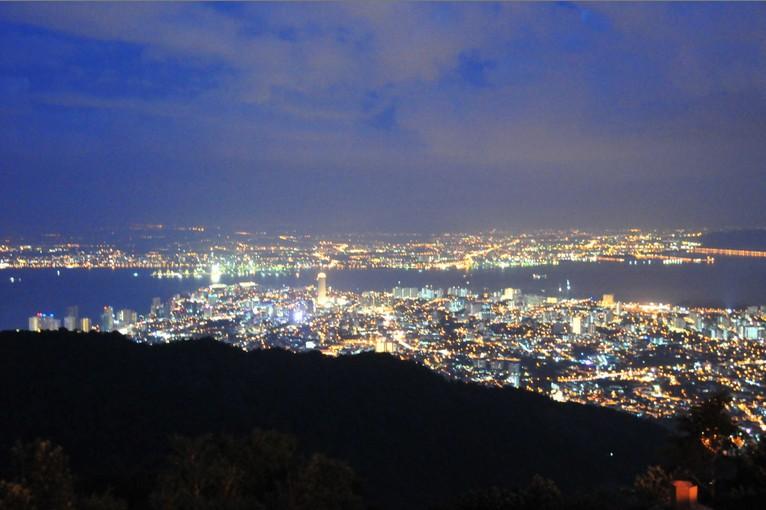 在山上拍的槟城夜景