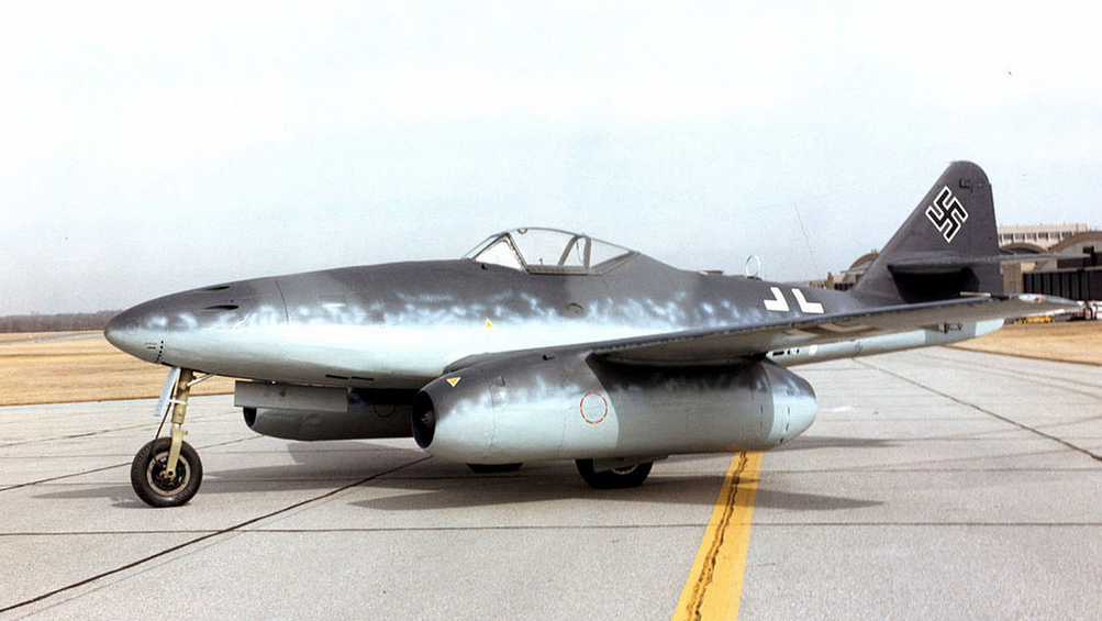 为什么苏 27 歼 10 F16 等战斗机发动机进气口