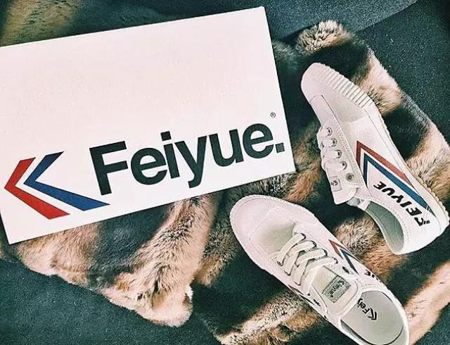 什么牌子的小白鞋质量好?