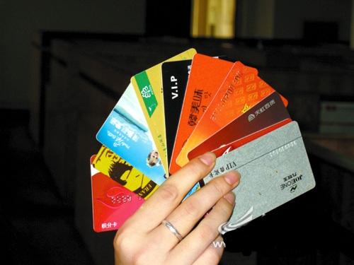 去香港旅游住在哪比较方便购物+美食?