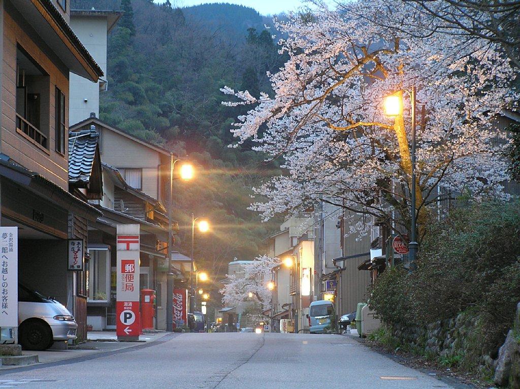 日本·汤涌温泉x花咲くいろは 知乎