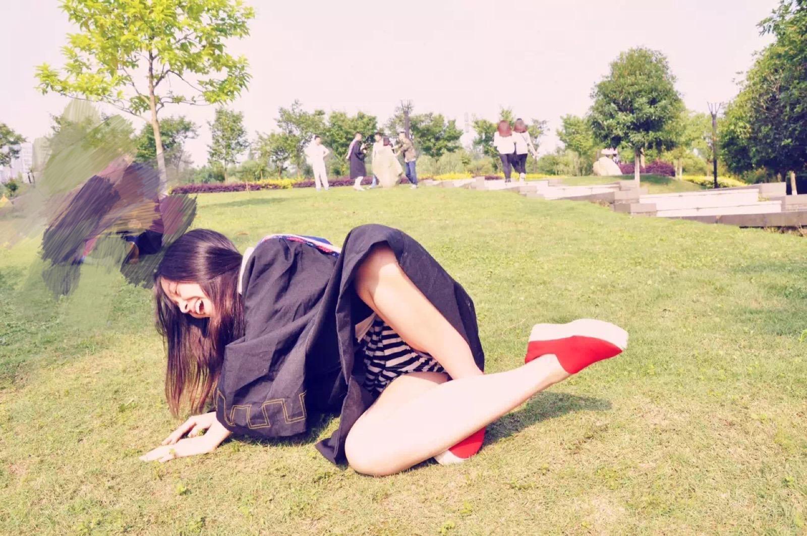 毕业那天你们都是怎么打扮自己的? - Apathy 的