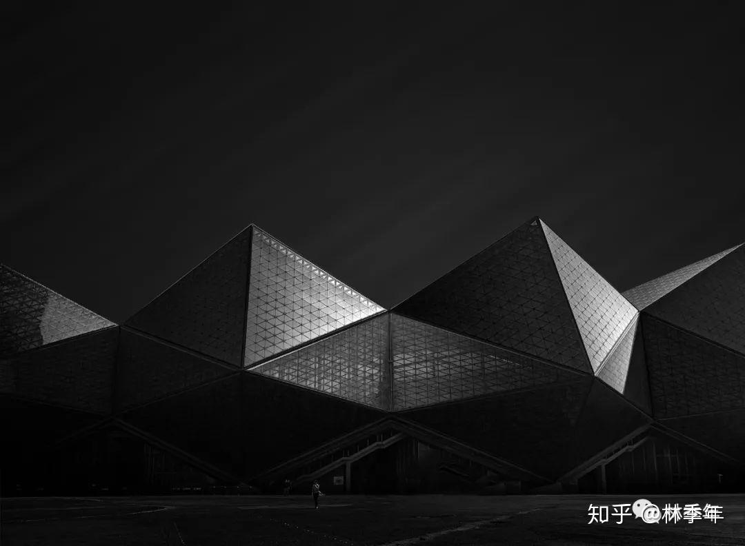 明度建筑科技感十足的深圳地标建筑摄影