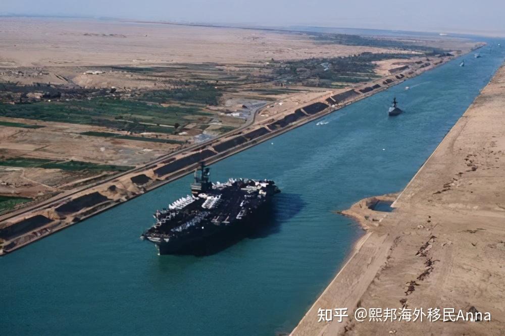 苏伊士运河大塞船图片