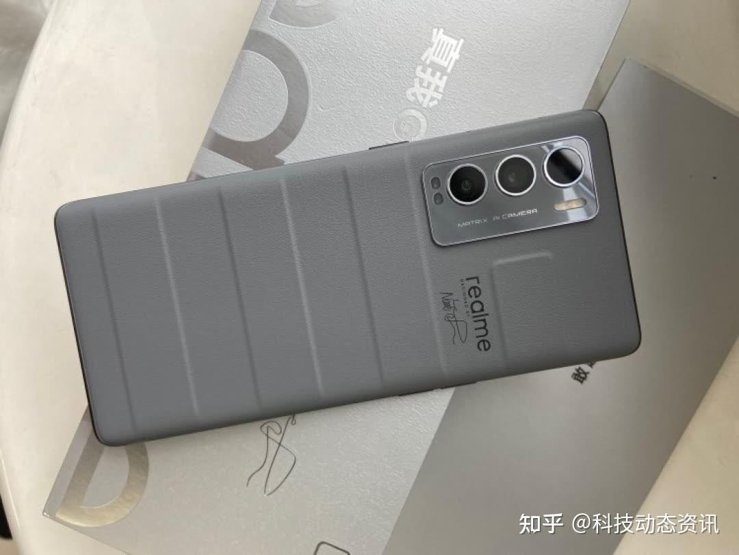 曲面屏索尼imx766骁龙87012gb256gb旗舰机跌至2699元