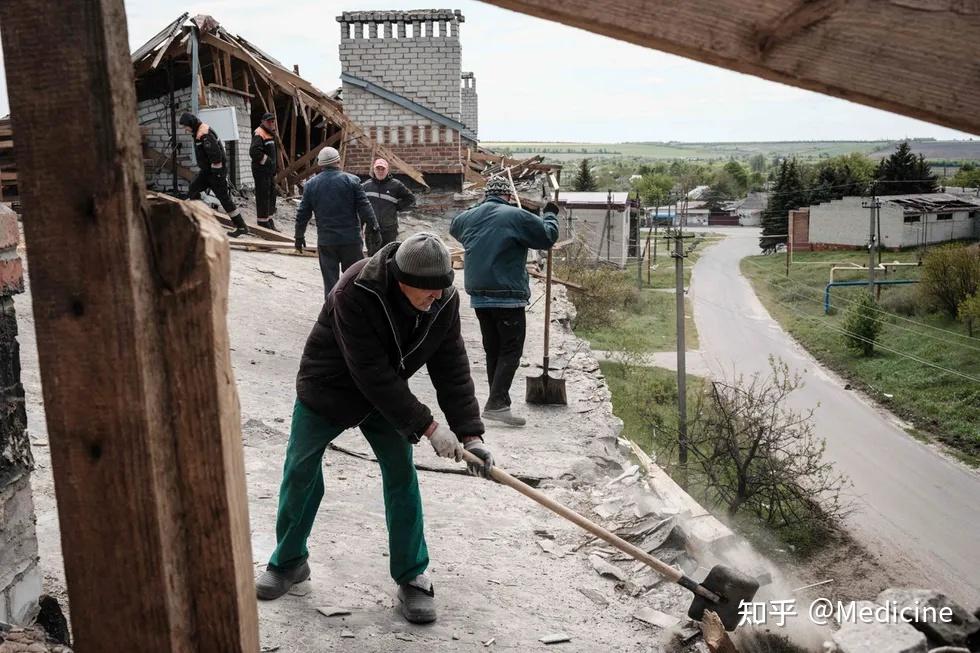 这一数据不包括在沃尔诺瓦哈和马里乌波尔被杀的人,这些地方实