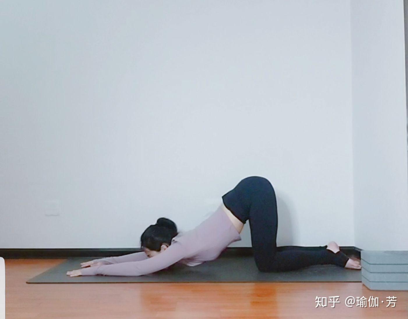 瑜伽体式精讲100讲初级瑜伽体式第33式全猫式