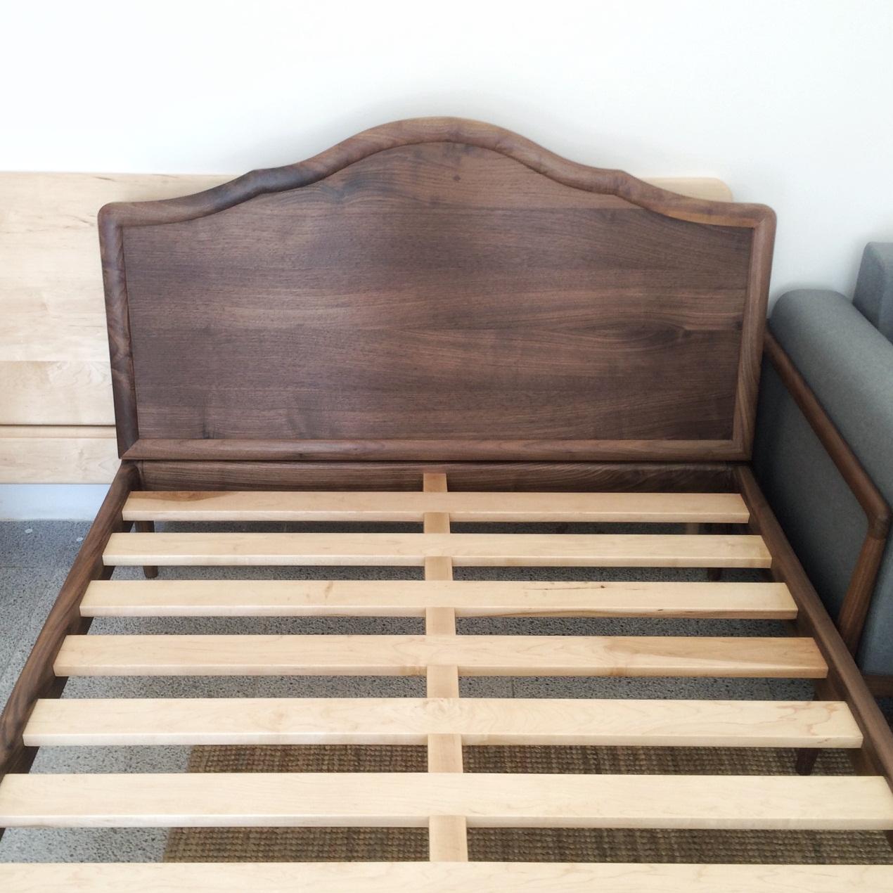 私人定制一张黑胡桃单人床