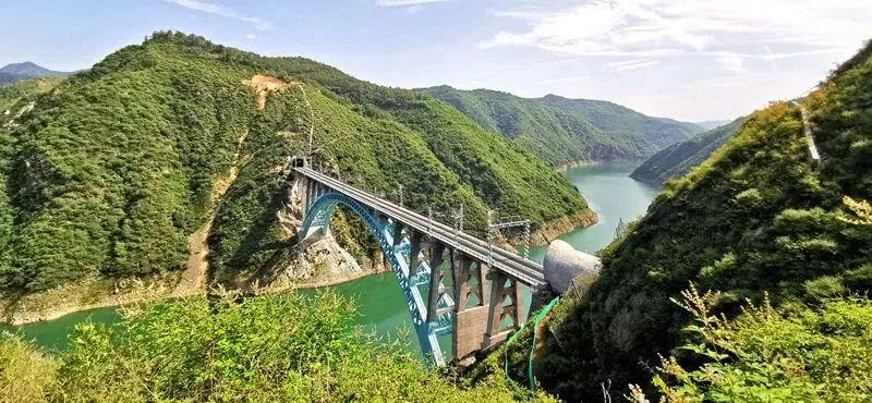 63郑万铁路64加西公路65港珠澳大桥66沪苏通长江公铁大桥67平潭海峡公