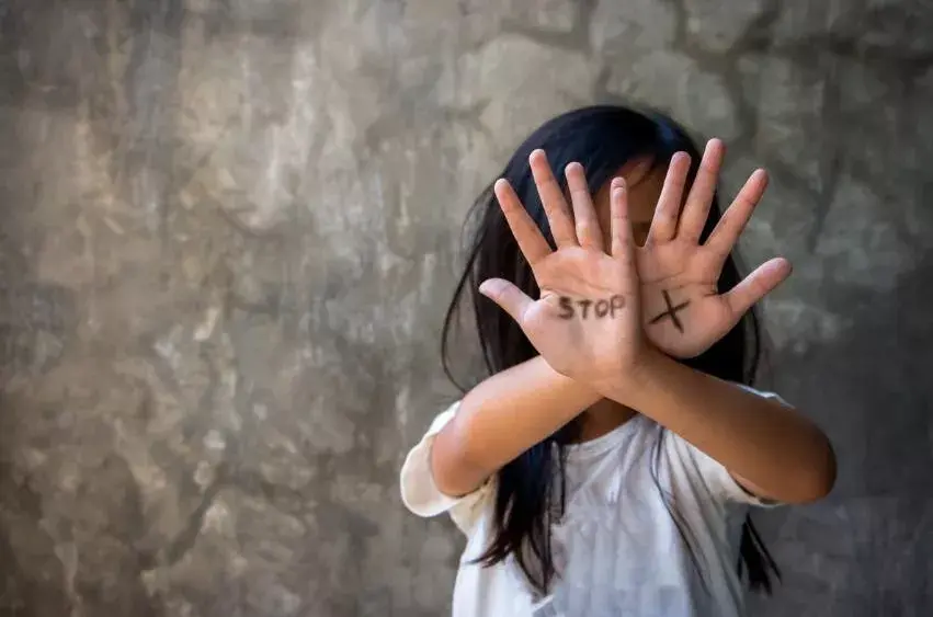 什么样的女孩在暴力校园霸凌面前有勇气说不