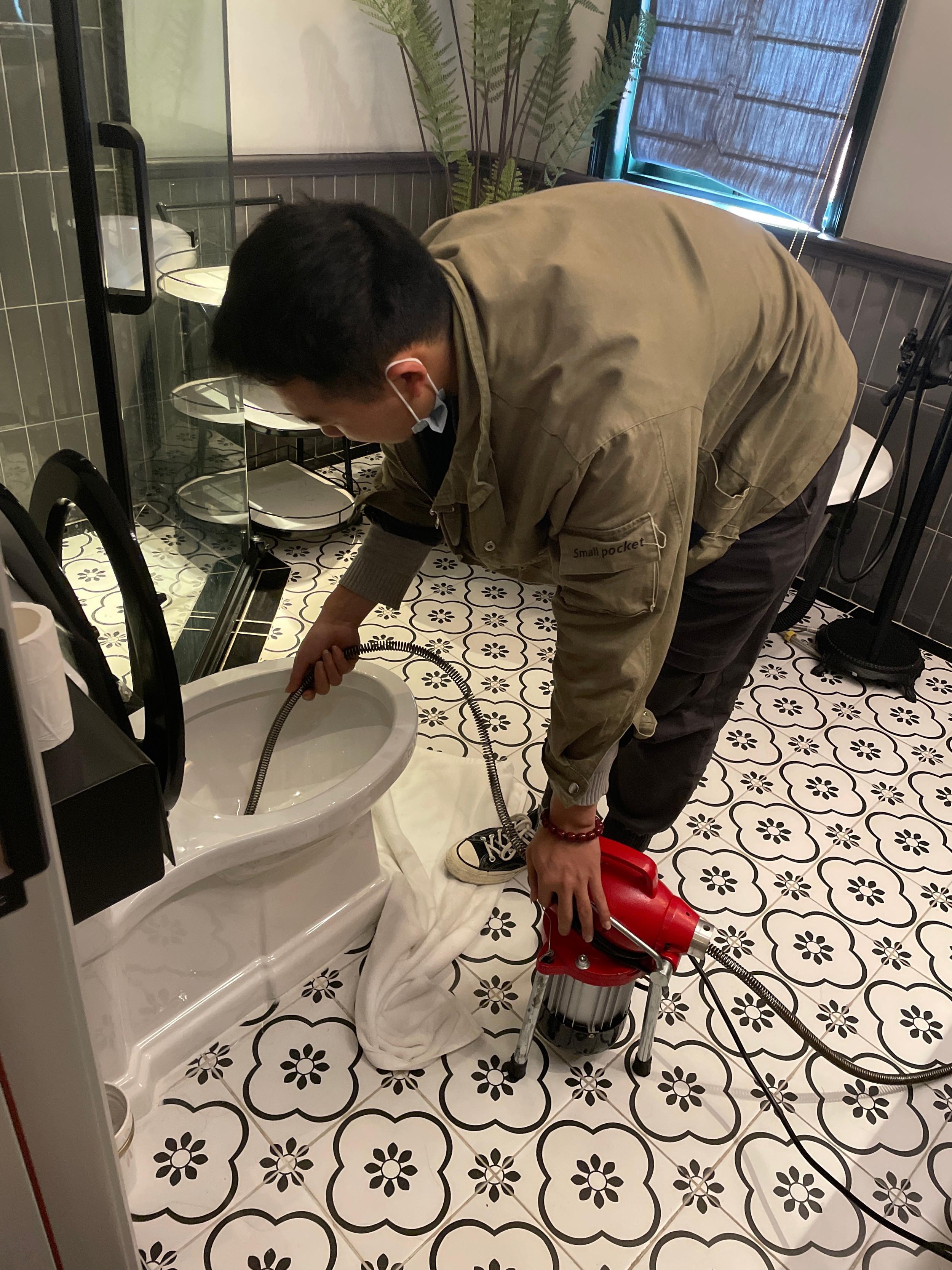 永泰疏通马桶云城西路疏通厕所疏通师傅上门维修电话