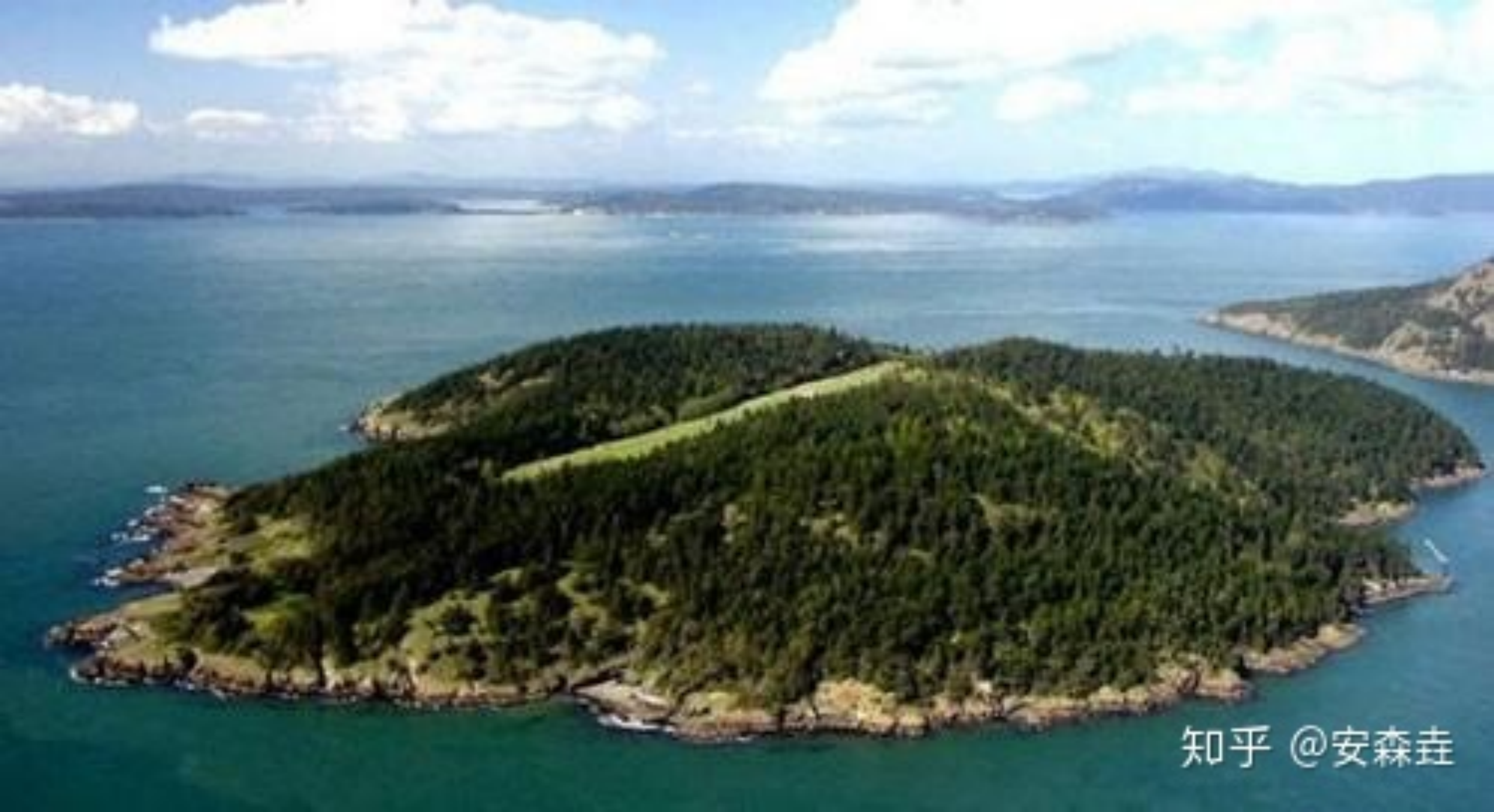 图 22:四周低、中间高的岛屿 图 22:四周低、中间高的岛屿