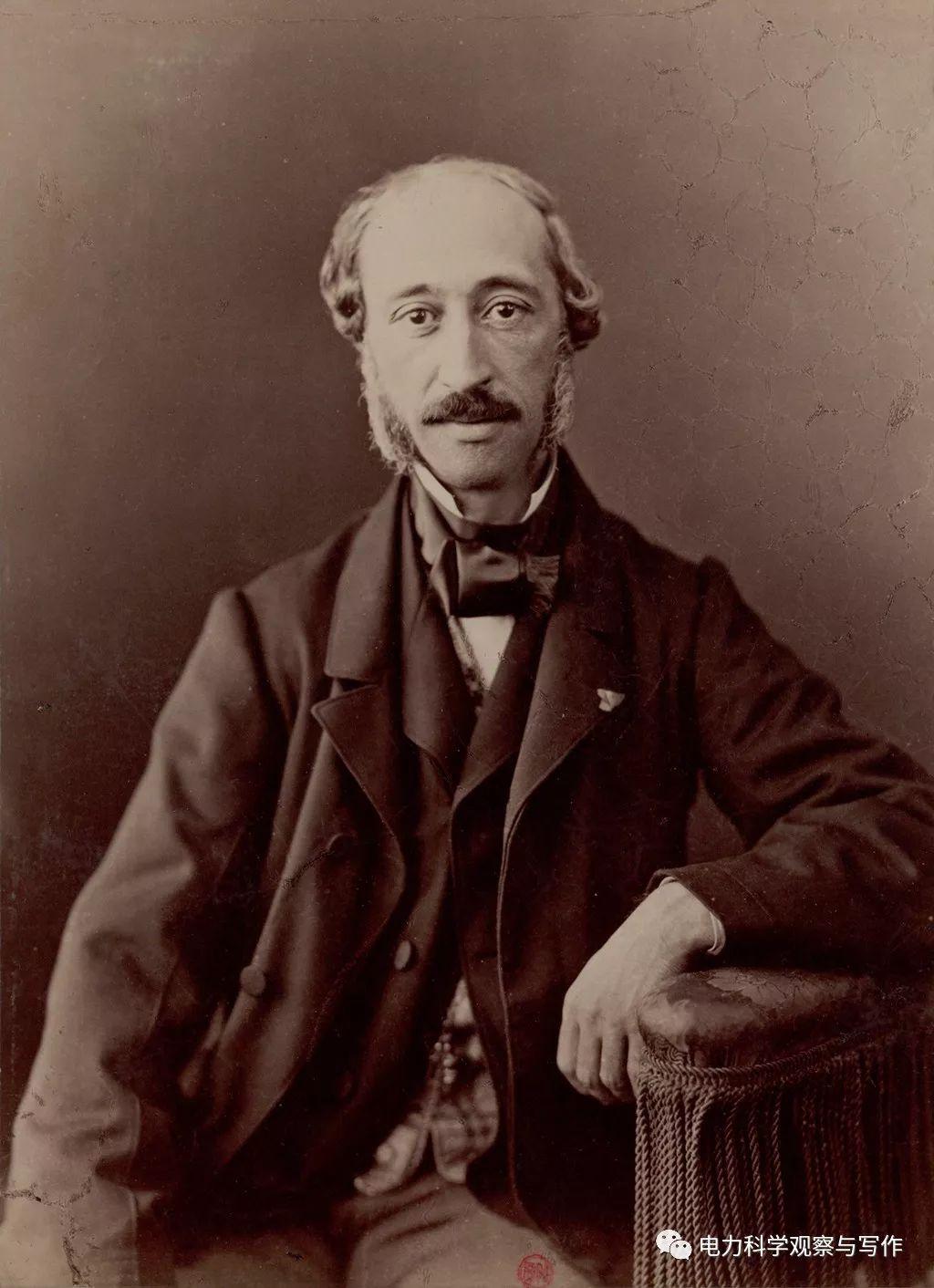 在1839年,法国物理学家edmond becquerel发现:某些材料受到光照时,将