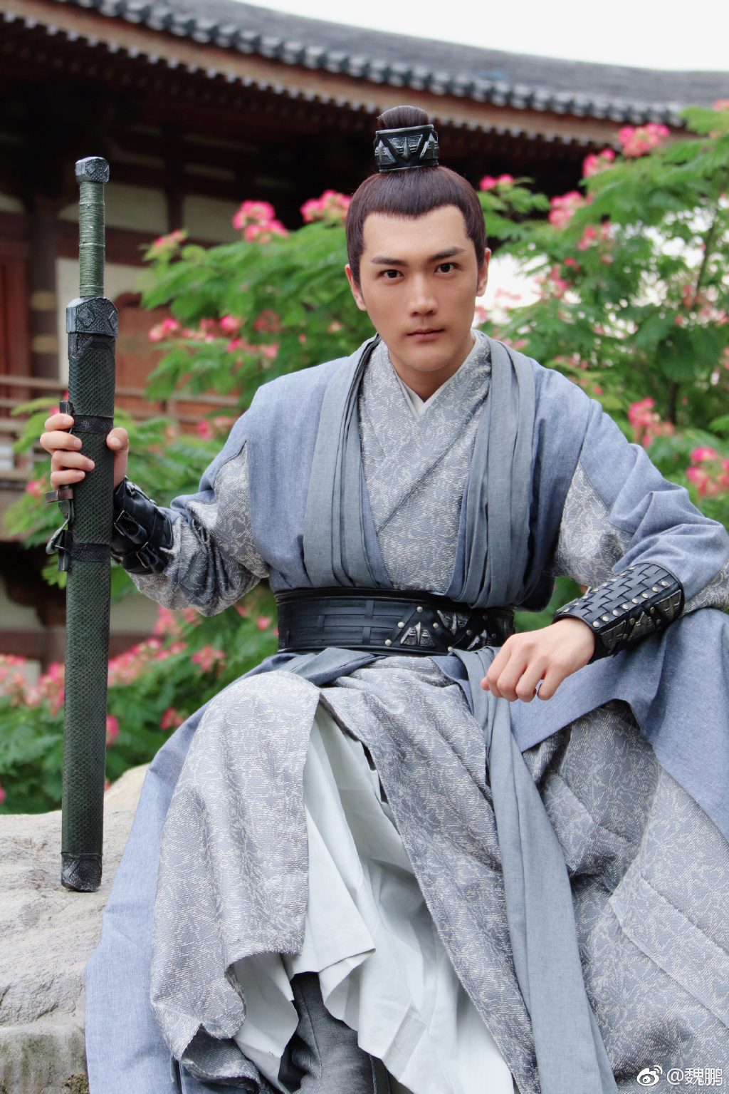 以及第一次写的时候白毅演员没官宣就没写,现在和其它的一些人物