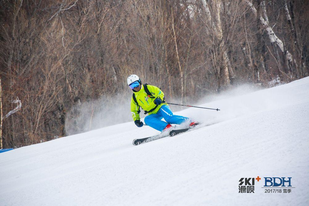 双板滑雪中犁式姿势有哪些优点