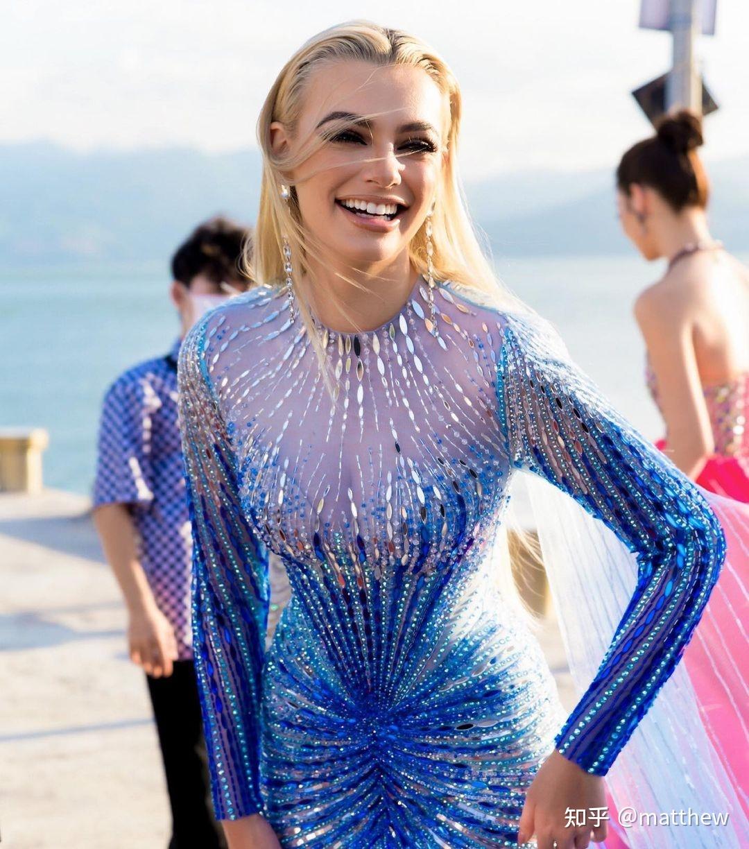 波兰美女卡罗琳娜·比劳斯卡 - 知乎