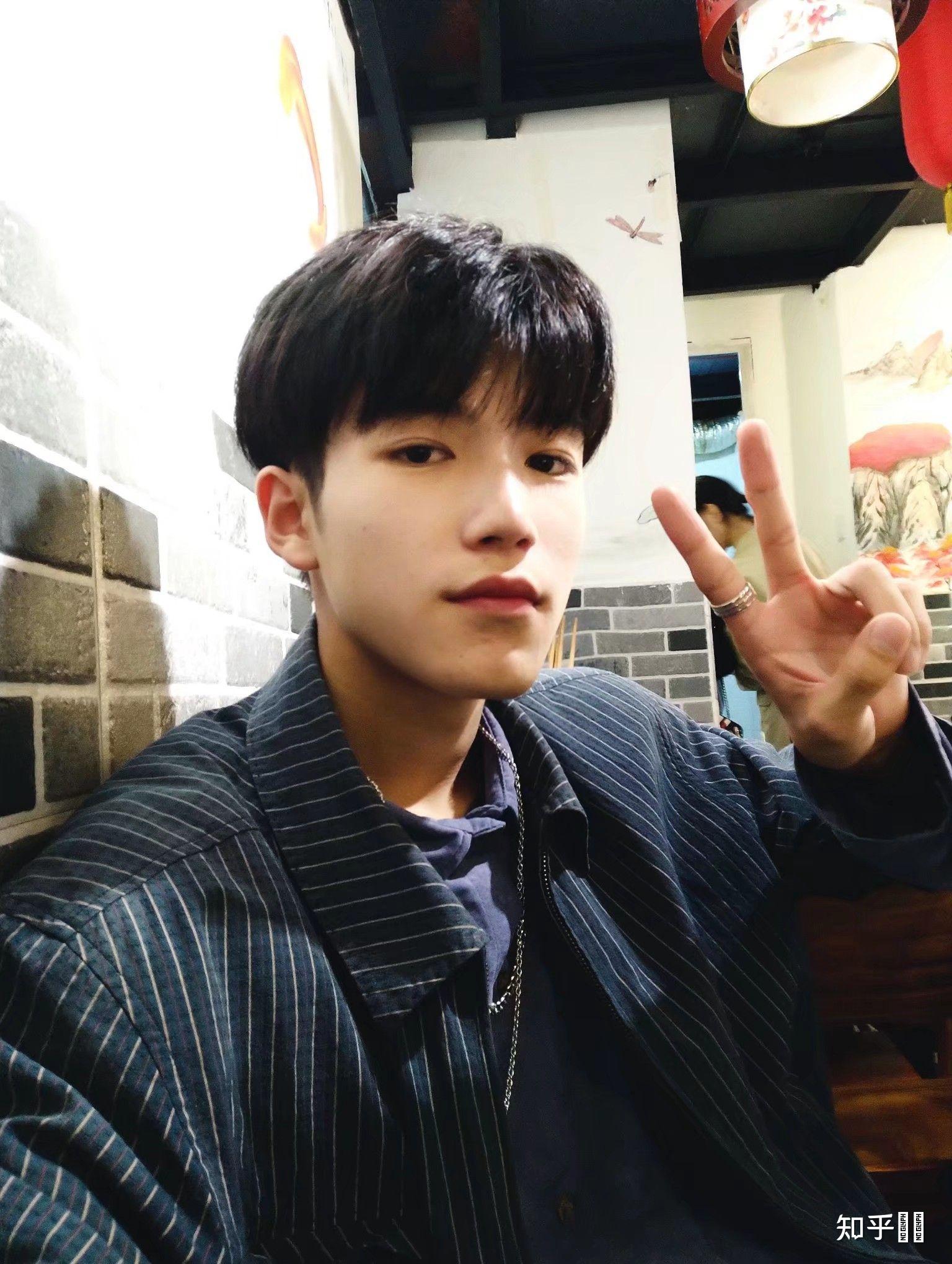 你见过最帅的高中男生长什么样