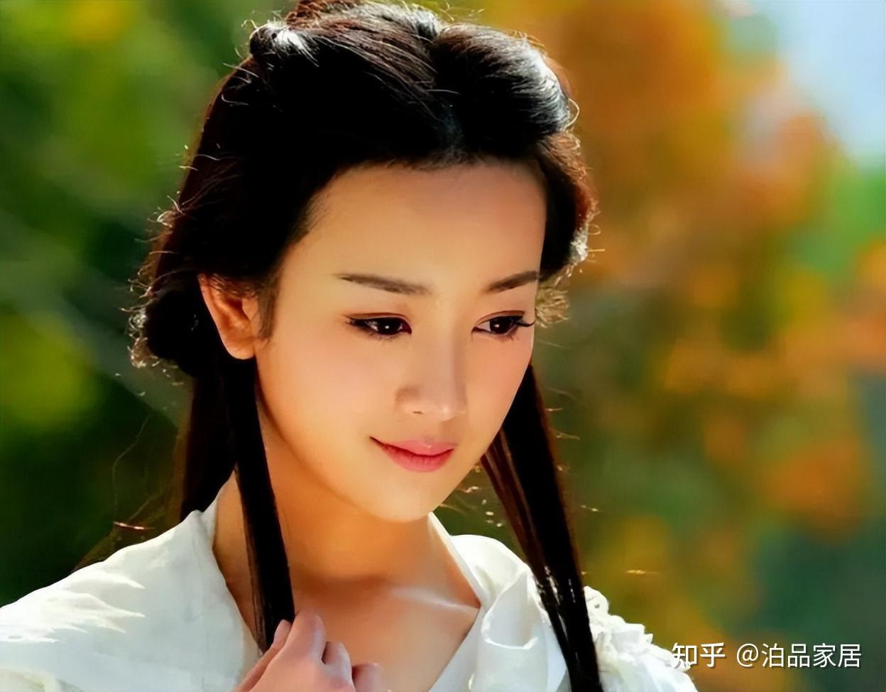 一手好牌打得稀烂,这6位女星,亲手"葬送"自己的事业