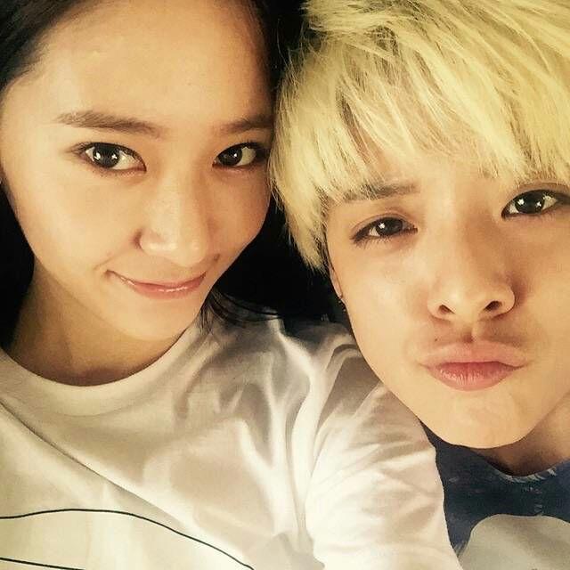 如何看fx中成员krystal郑秀晶和amber刘逸云的感情