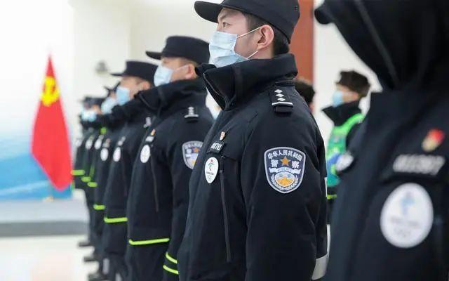 配发北京2022年冬奥会和冬残奥会安保民警防寒衣装