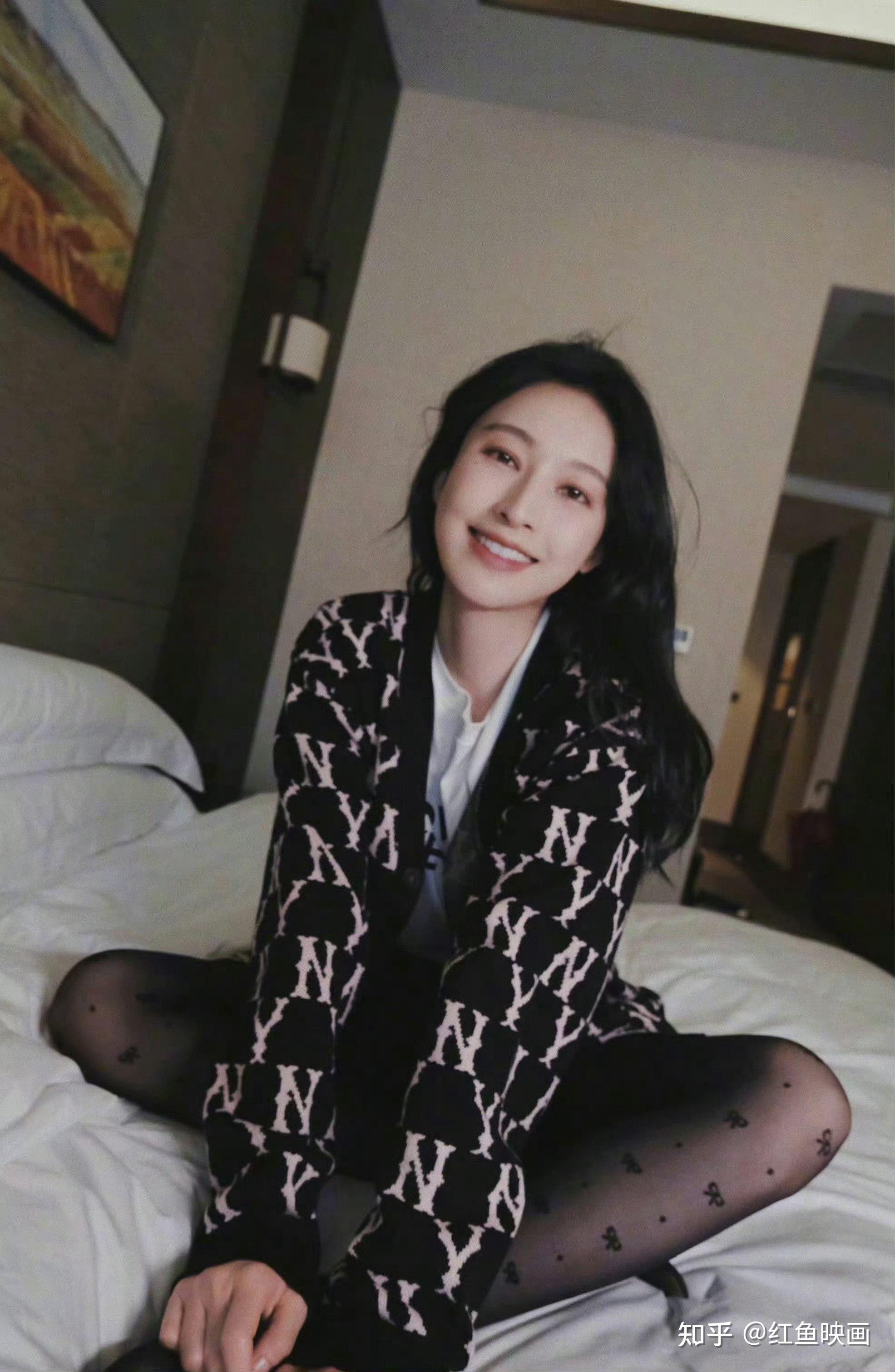 张俪 成熟御姐 皮白貌美大长腿 细腰丰臀 成熟女性的优雅与性感 - 知乎