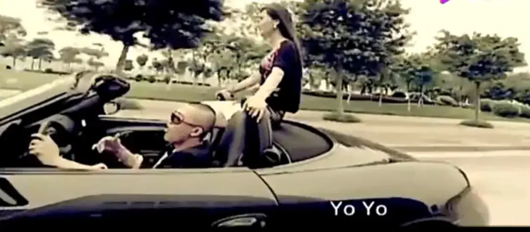 都在骂他们土，可不妨碍他们好笑啊